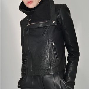 VEDA Max Classic Leather Jacket - Size XS